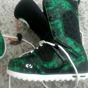Thrity two grenier limited edition snowboard boots
